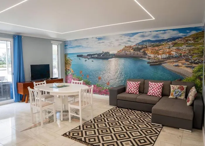 D.henrique I Frente Ao Savoy Palace *