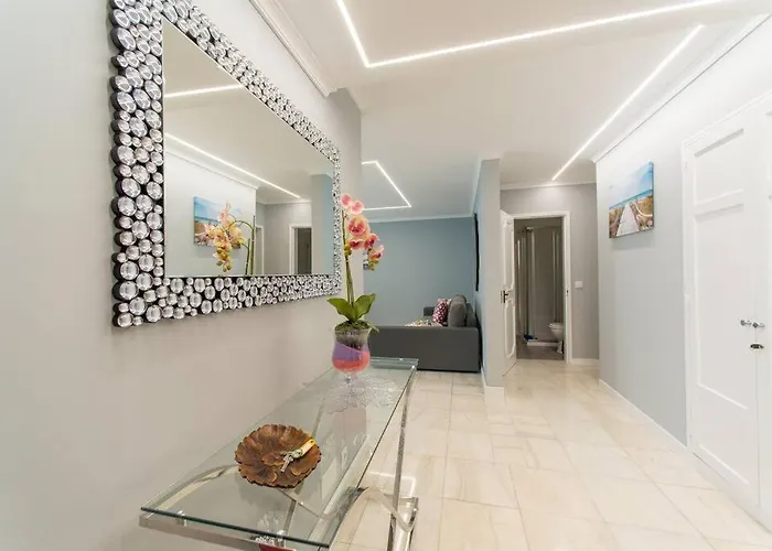 D.henrique I Frente Ao Savoy Palace